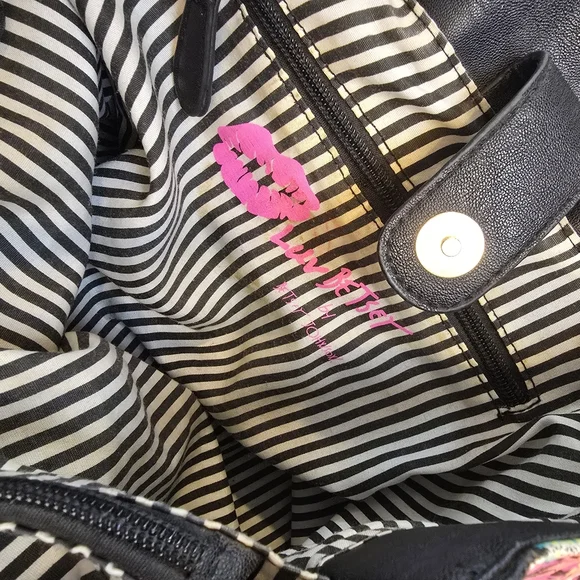 BETSEY JOHNSON PURSE - Picture 5 of 15